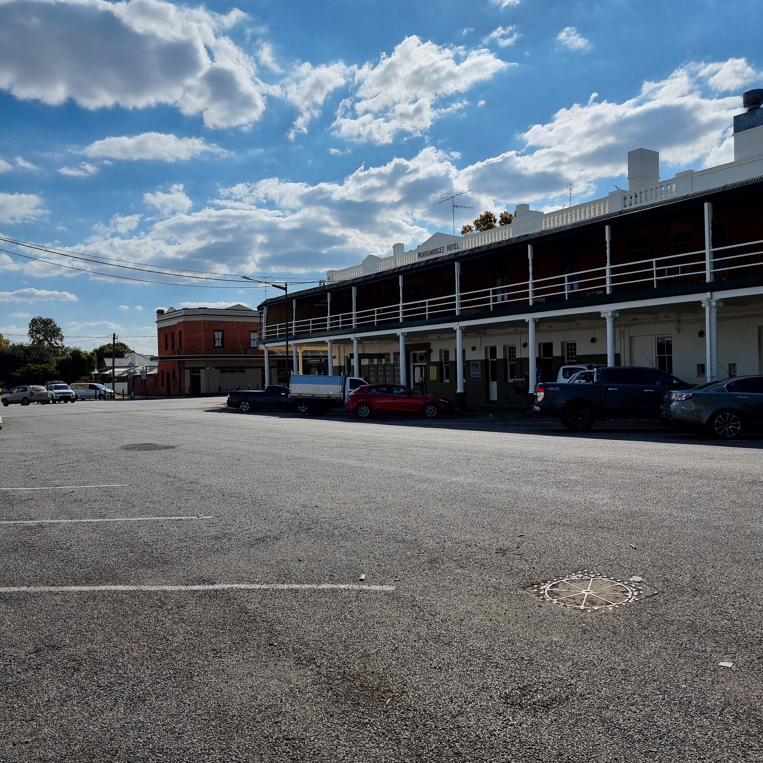 The Bidgee Hotel on East Street, Narrandera
